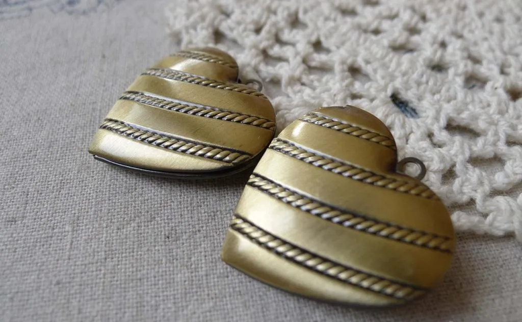 4 pcs of Antique Bronze Brass Coiled Heart Photo Locket  A7012
