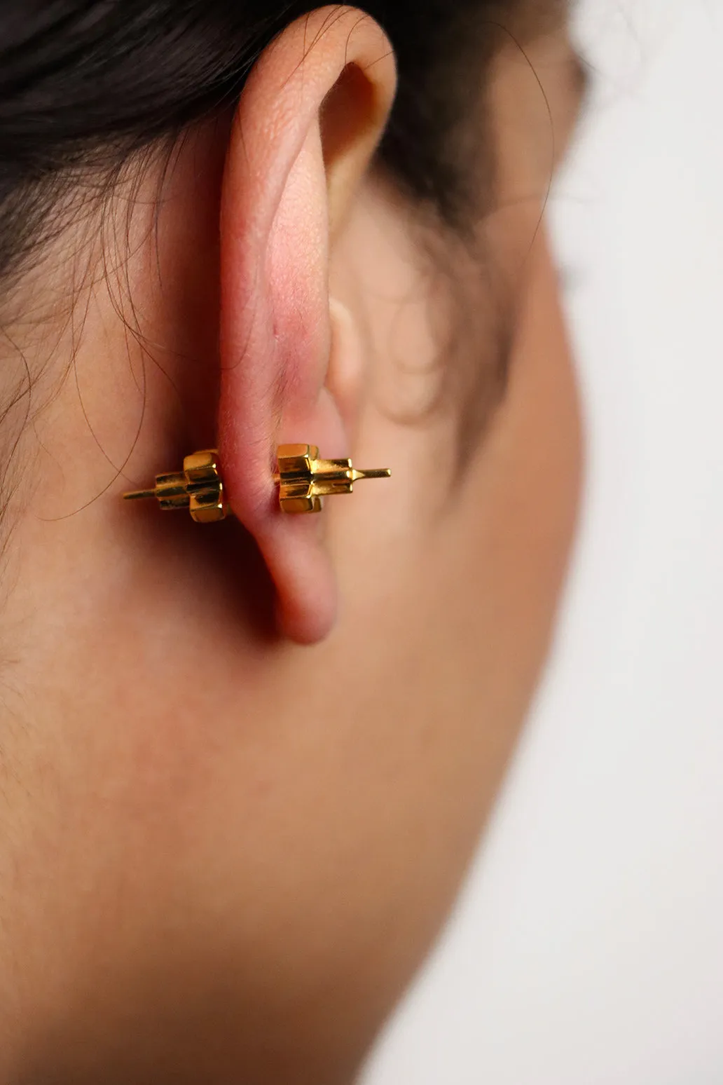 Bisai Barbell Studs