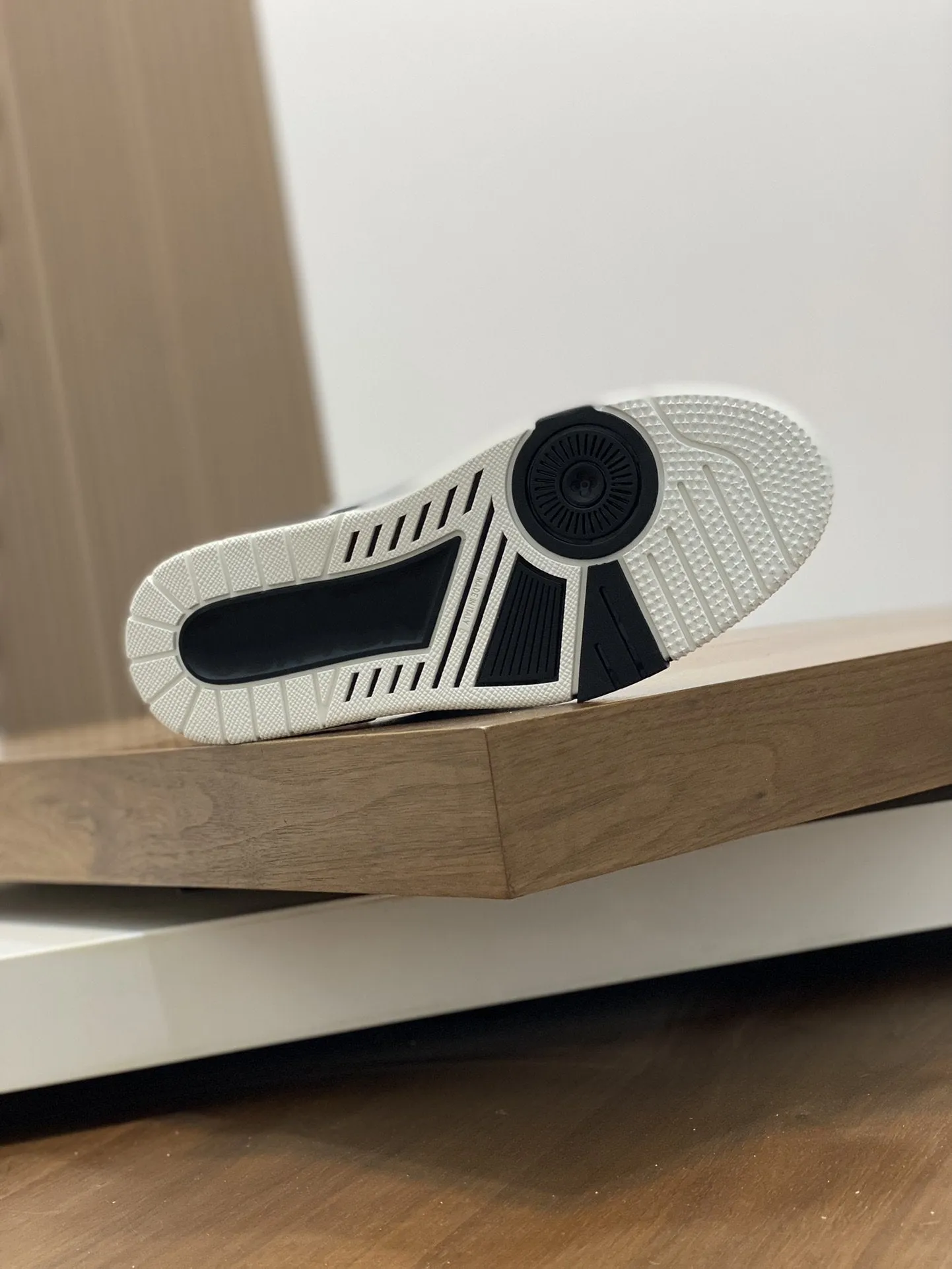 LV TRAINER  BLACK GREY SNEAKER