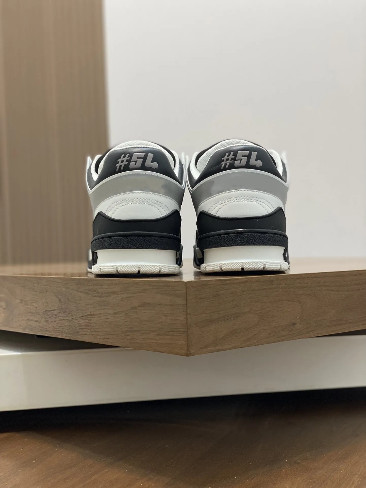 LV TRAINER  BLACK GREY SNEAKER