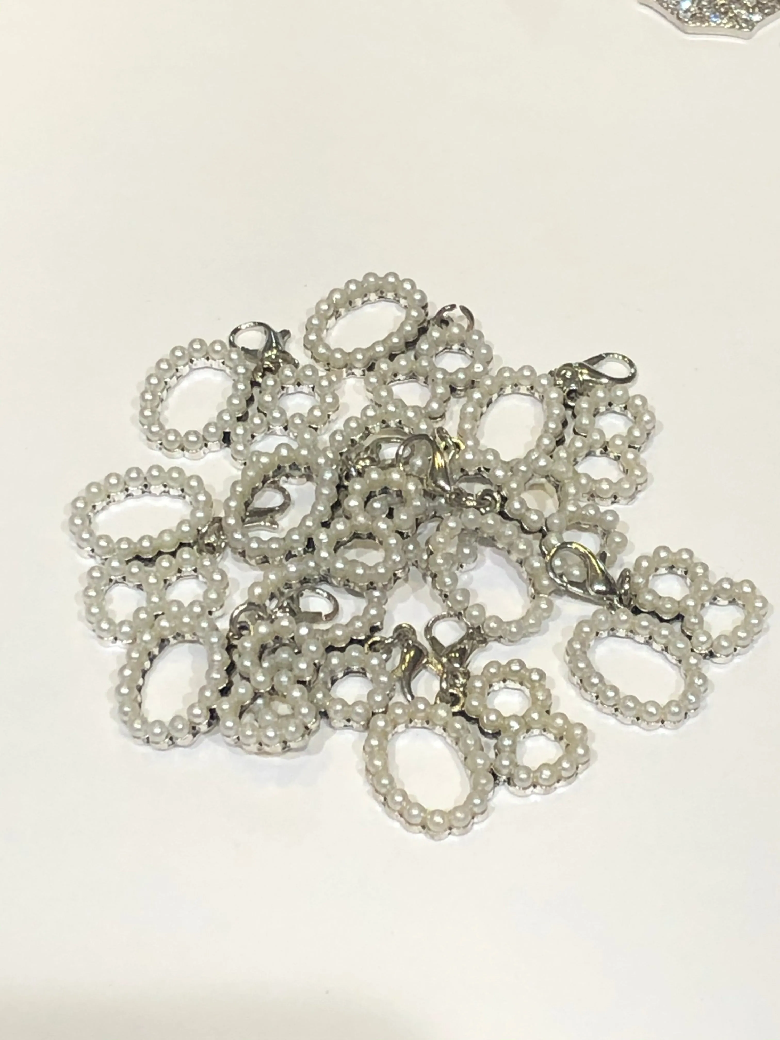 Pearl O8 Charm