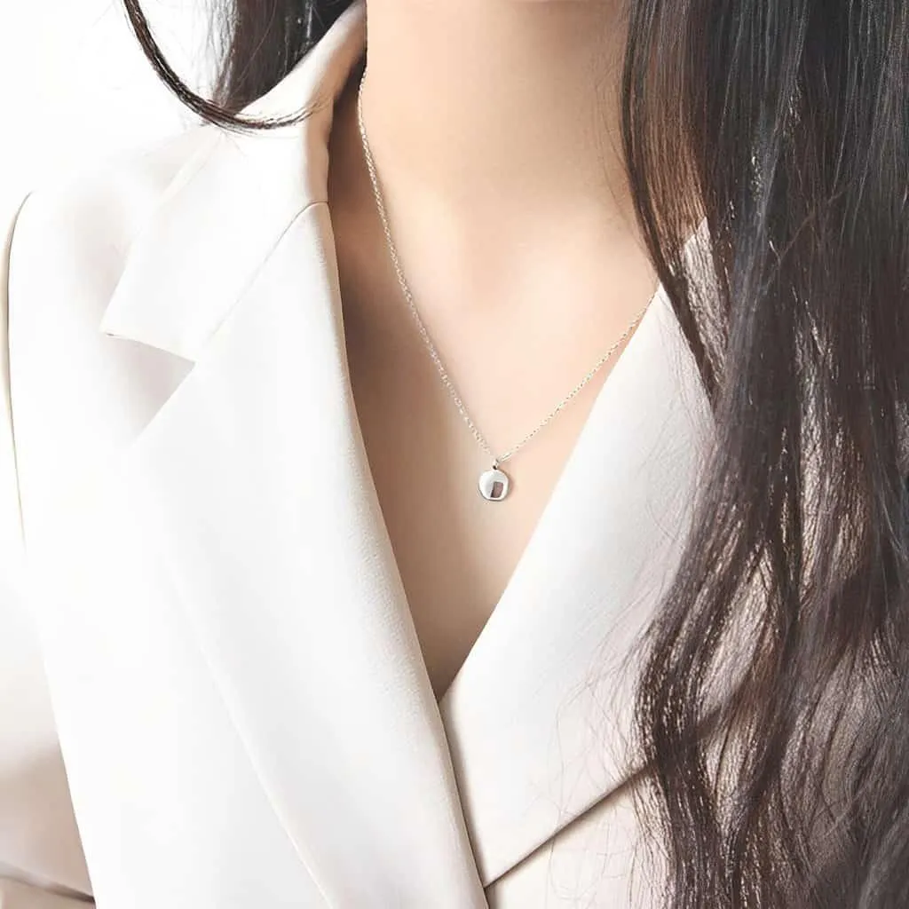 Round Pendant Necklace - Amelia