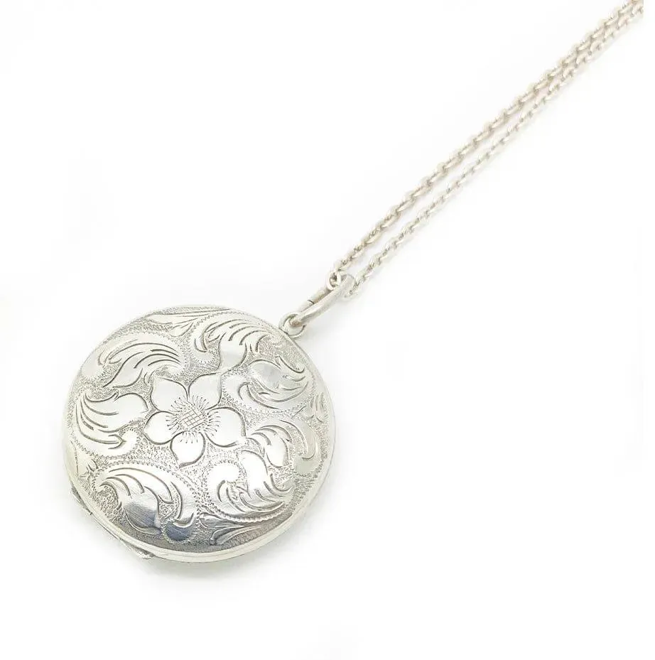 Vintage 1975 Large Round Locket Necklace