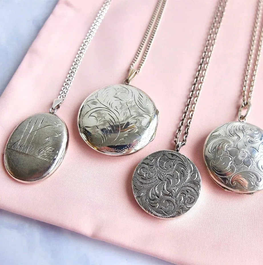 Vintage 1975 Large Round Locket Necklace