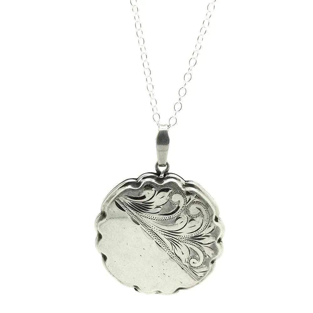 Vintage 1978 Large Oval Silver Locket Necklace