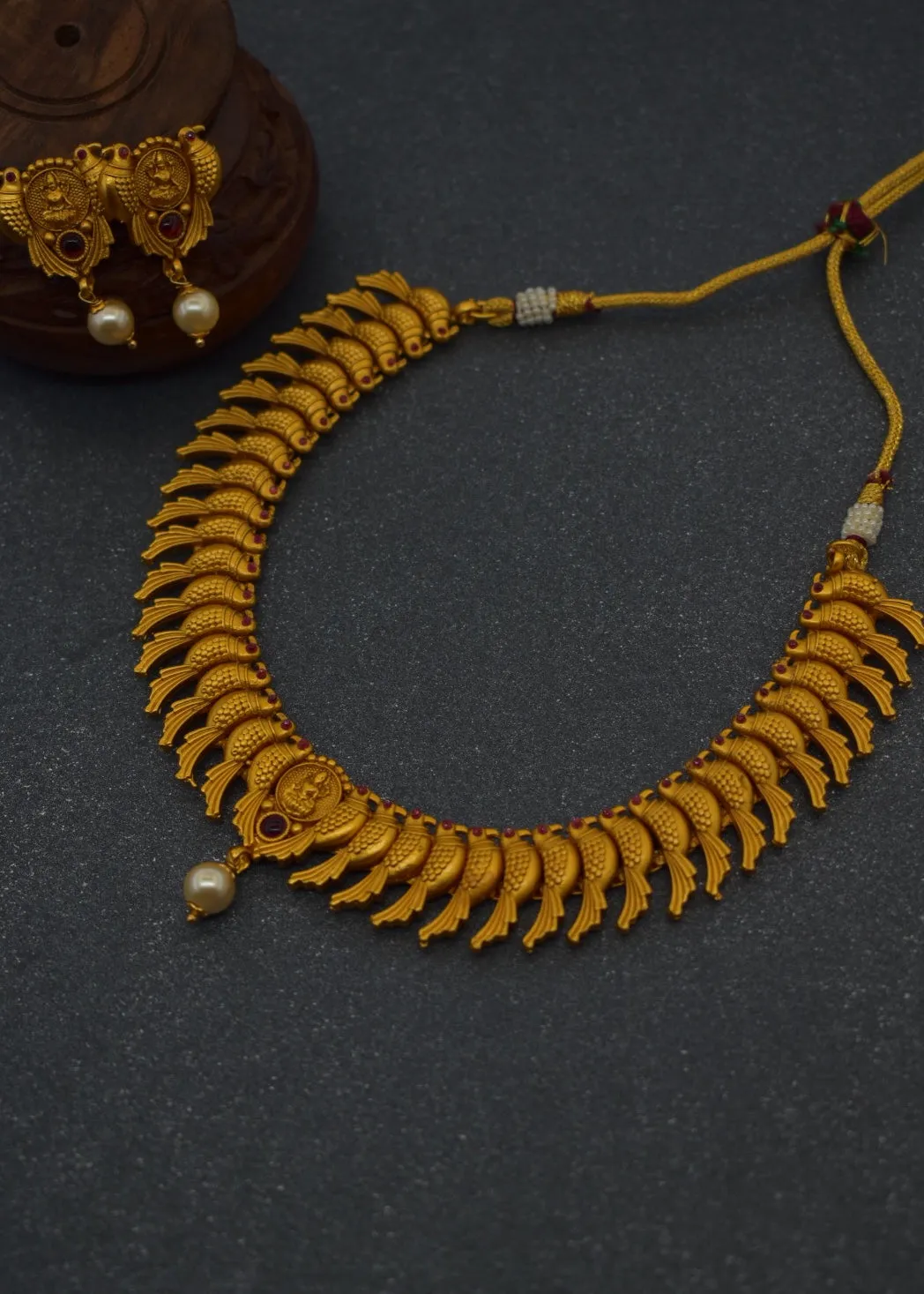 WONDERFUL SPARROW DESIGN NECKLACE
