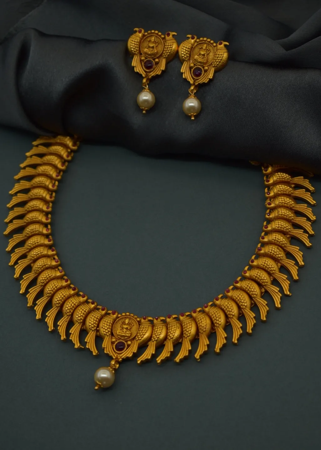 WONDERFUL SPARROW DESIGN NECKLACE